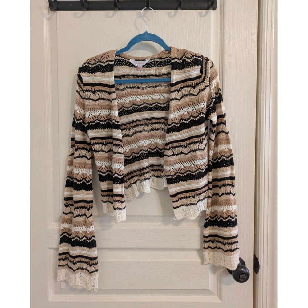 No Boundaries Crochet Shrug Cardigan M Fairy Cottage Scalloped Bell Sleeve